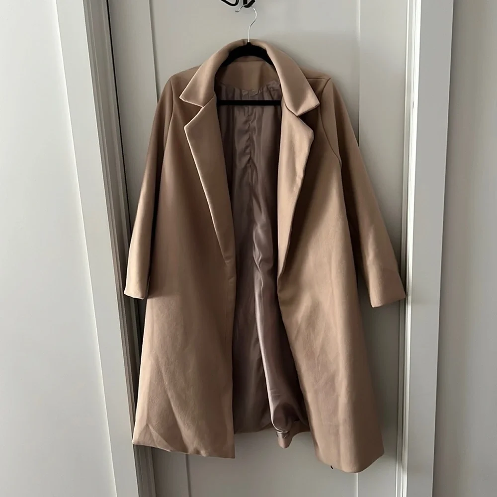 Coat - Picture 1 of 4